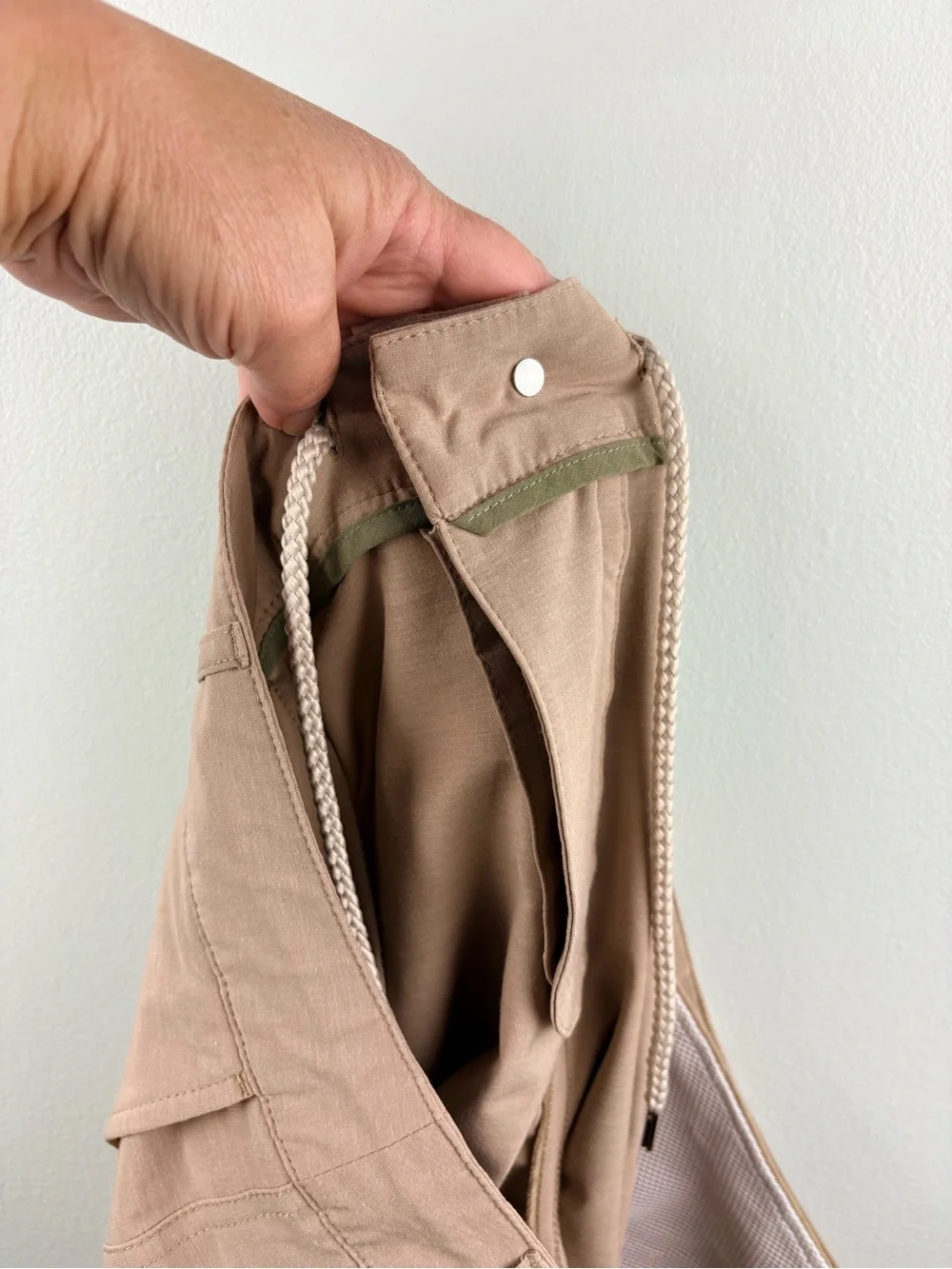 Faherty All Day Shorts 7” in Khaki Quick Dry Stretch Lightweight Drawstring 40